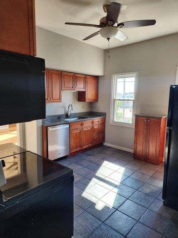 518 W Vine STREET, Milwaukee, WI 53212