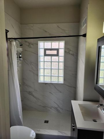 518 W Vine STREET, Milwaukee, WI 53212