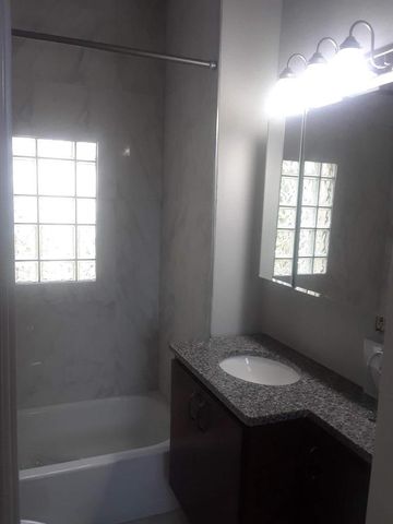 518 W Vine STREET, Milwaukee, WI 53212