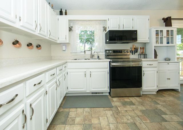 562 Jones Road, Evansdale, IA 50707
