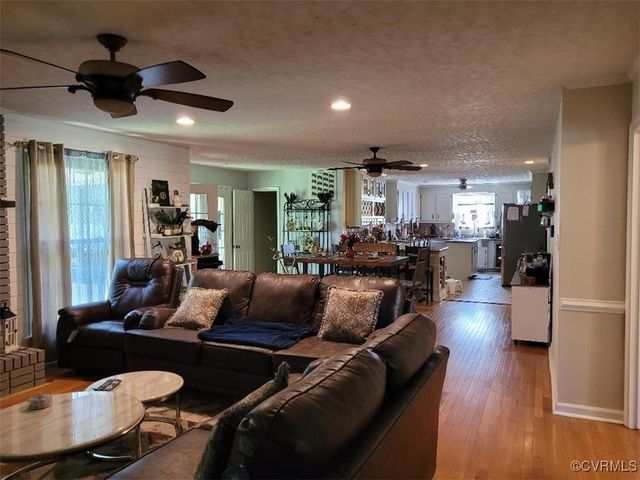 107 Oxford Rd, Hopewell, VA 23860
