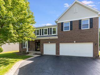 121 Augusta Drive, Gilberts, IL 60136