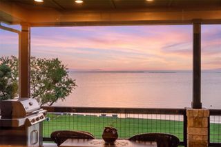 207 Emeralds DR, Burnet, TX 78611