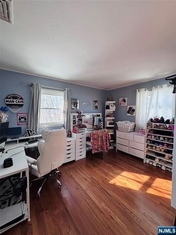 81 Lakeshore Drive, Prospect Park, NJ 07508