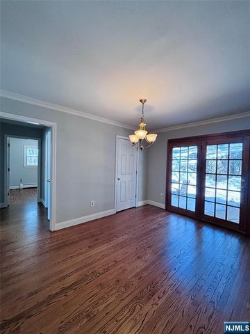 81 Lakeshore Drive, Prospect Park, NJ 07508