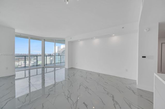 1900 N Bayshore Dr 3716, Miami, FL 33132