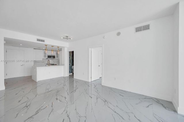 1900 N Bayshore Dr 3716, Miami, FL 33132