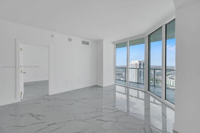 1900 N Bayshore Dr 3716, Miami, FL 33132