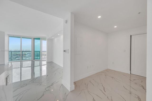 1900 N Bayshore Dr 3716, Miami, FL 33132