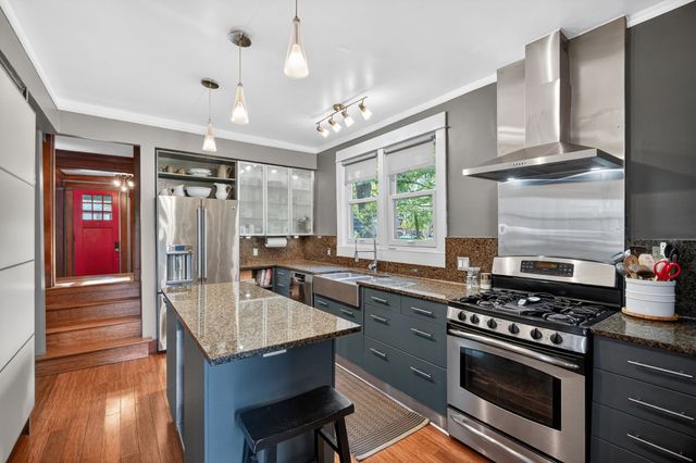 2831 Ridge Road, Des Moines, IA 50312