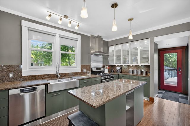2831 Ridge Road, Des Moines, IA 50312
