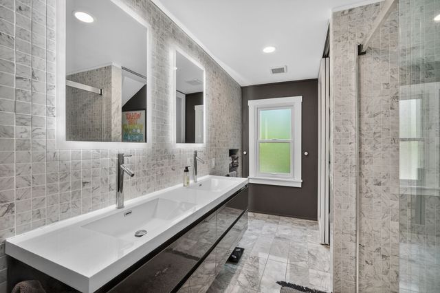2831 Ridge Road, Des Moines, IA 50312