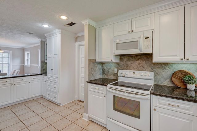 5103 Donna Lynn Court, Houston, TX 77092