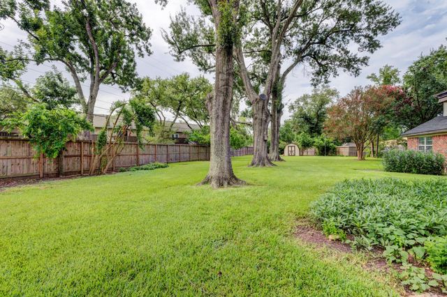 5103 Donna Lynn Court, Houston, TX 77092