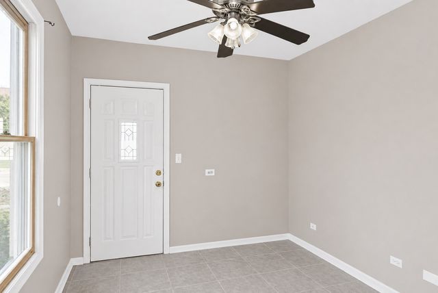 439 E Morse Avenue, Bartlett, IL 60103