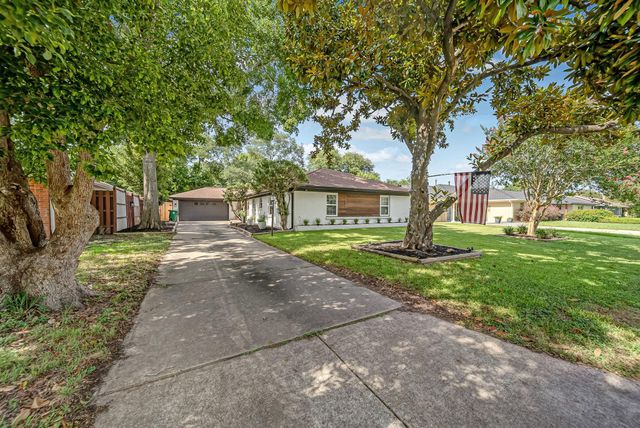 4814 Briarbend Drive, Houston, TX 77035
