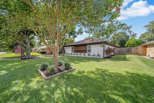 4814 Briarbend Drive, Houston, TX 77035
