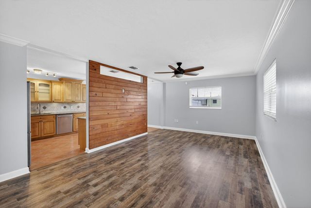 9342 Bloomfield Drive, Palm Beach Gardens, FL 33410