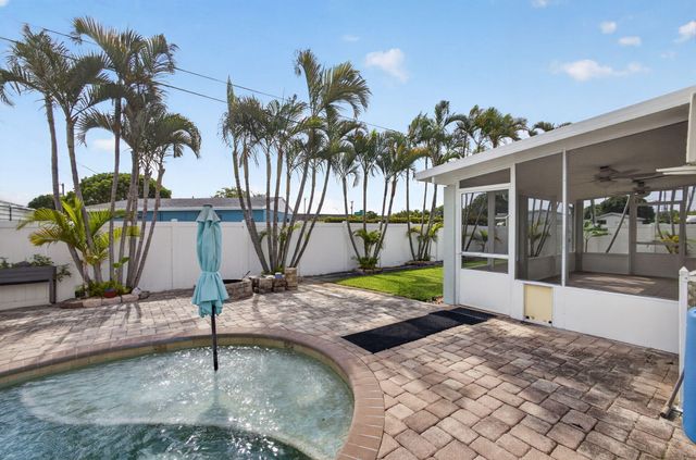 9342 Bloomfield Drive, Palm Beach Gardens, FL 33410