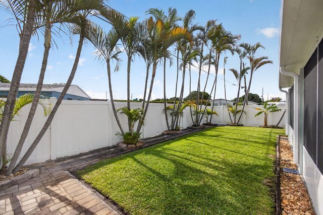 9342 Bloomfield Drive, Palm Beach Gardens, FL 33410