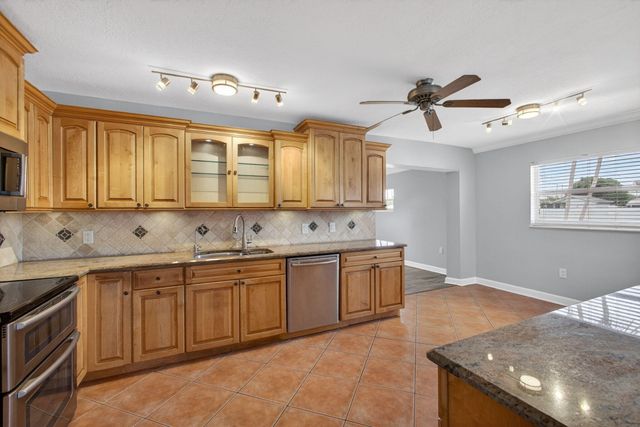 9342 Bloomfield Drive, Palm Beach Gardens, FL 33410