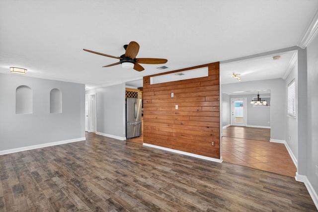 9342 Bloomfield Drive, Palm Beach Gardens, FL 33410