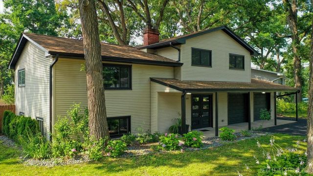 1007 Rolling Drive, Lisle, IL 60532