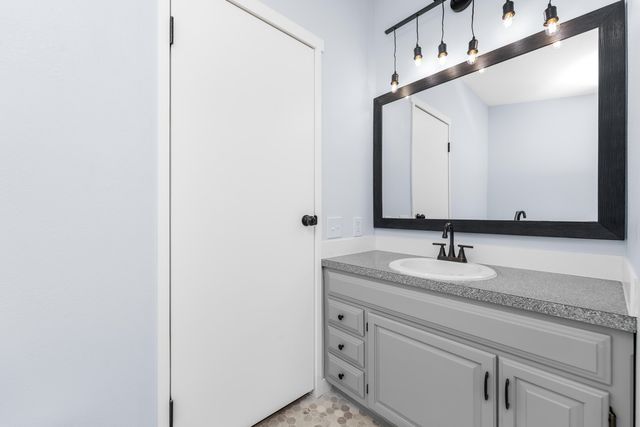 6818 E T Avenue, Vicksburg, MI 49097