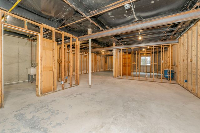 6818 E T Avenue, Vicksburg, MI 49097