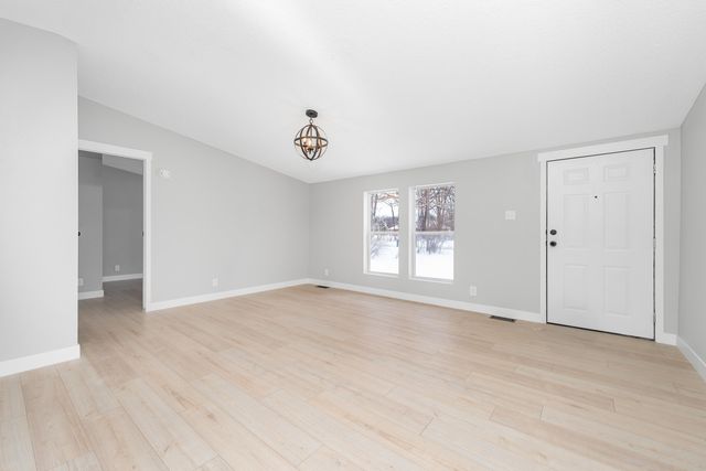 6818 E T Avenue, Vicksburg, MI 49097