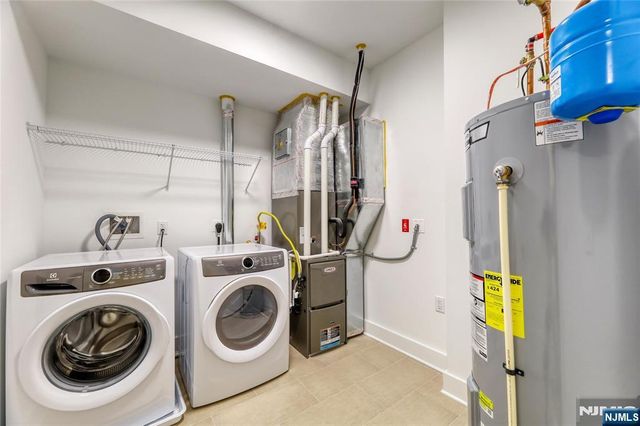 15-27 Royal Avenue 210, Hawthorne, NJ 07506