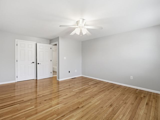 15 Jasmine Ct, Dracut, MA 01826