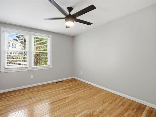 15 Jasmine Ct, Dracut, MA 01826