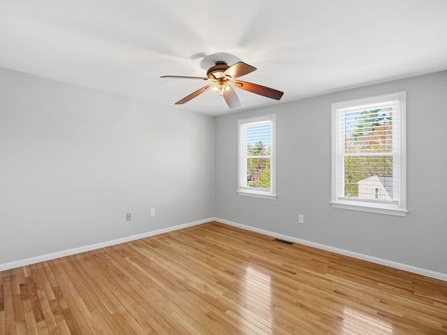 15 Jasmine Ct, Dracut, MA 01826