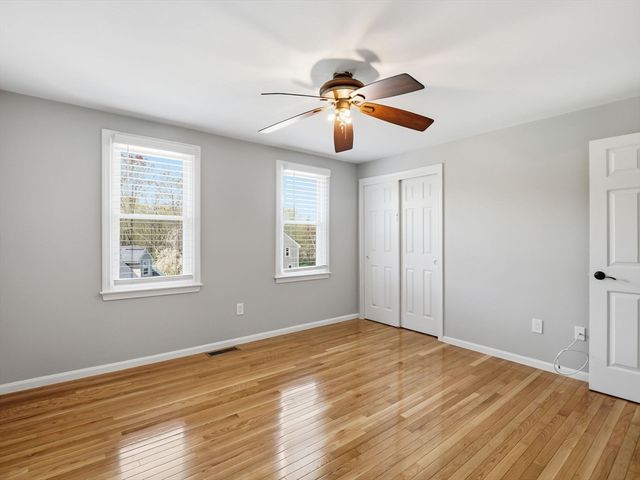 15 Jasmine Ct, Dracut, MA 01826