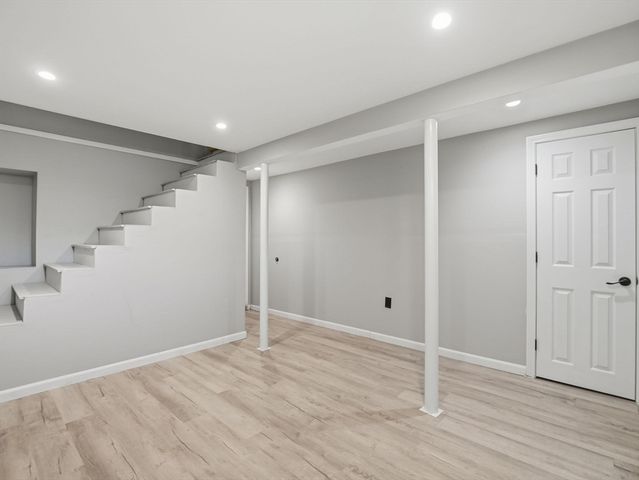 15 Jasmine Ct, Dracut, MA 01826