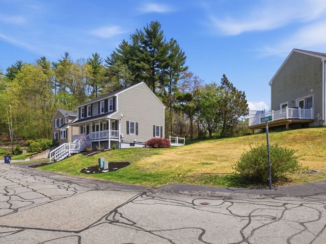 15 Jasmine Ct, Dracut, MA 01826