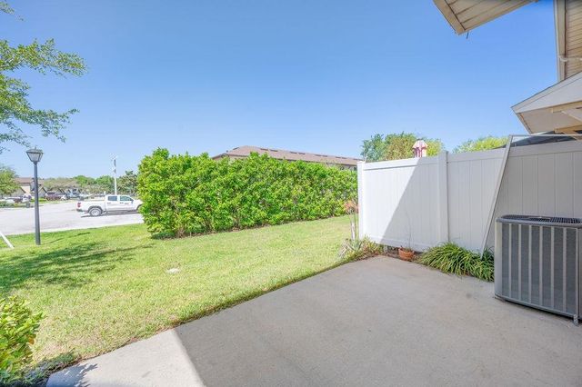 211 Crete Ct, St Augustine, FL 32084