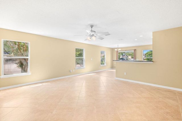 211 Crete Ct, St Augustine, FL 32084