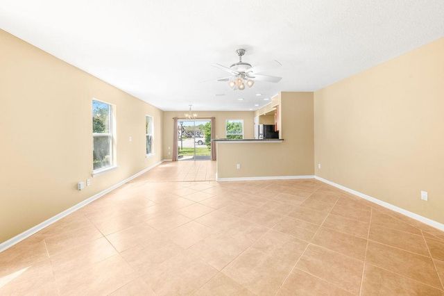 211 Crete Ct, St Augustine, FL 32084