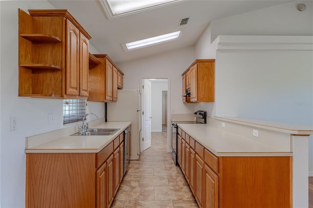 8197 CR 736, Center Hill, FL 33514