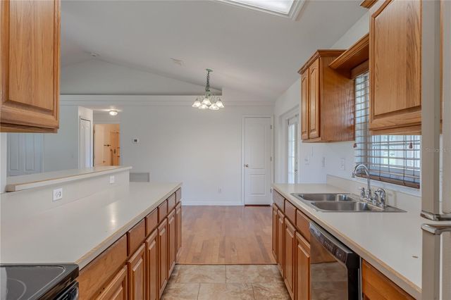 8197 CR 736, Center Hill, FL 33514