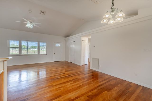 8197 CR 736, Center Hill, FL 33514
