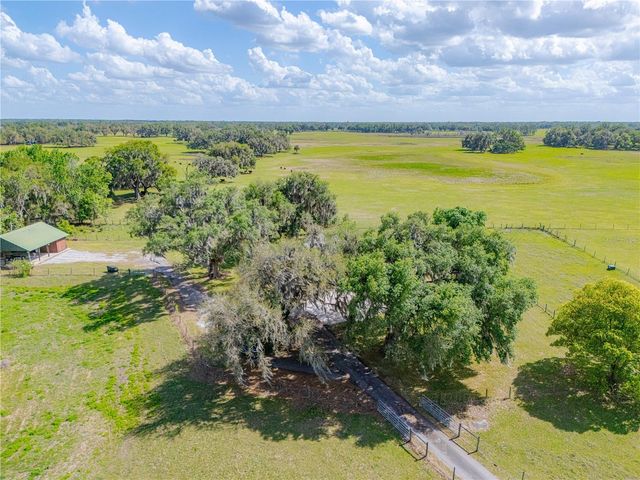 8197 CR 736, Center Hill, FL 33514