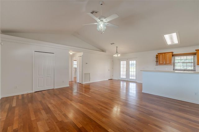 8197 CR 736, Center Hill, FL 33514