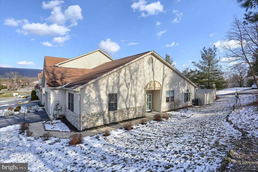 2163 BORDEAUX CT, Harrisburg, PA 17112