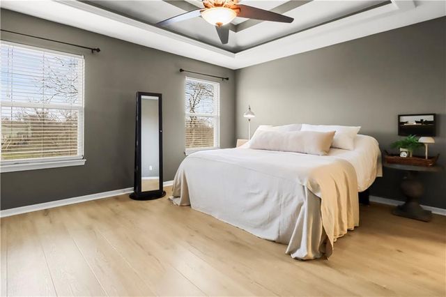 11142 Whispering Lane, Kansas City, KS 66109