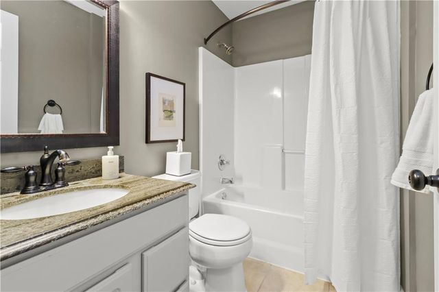 11142 Whispering Lane, Kansas City, KS 66109