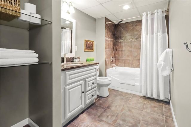 11142 Whispering Lane, Kansas City, KS 66109