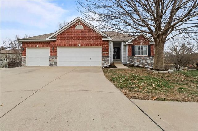 11142 Whispering Lane, Kansas City, KS 66109